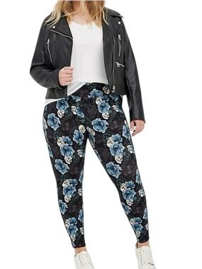 Torrid Pixie Ponte High Rise Pant Skull/Floral Print Sz 2R NWOT